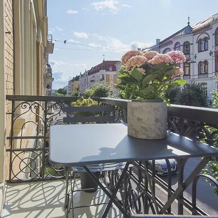 דירה Frogner Central, Pool Table, 190 Sqm, 2 Bathrooms אוסלו