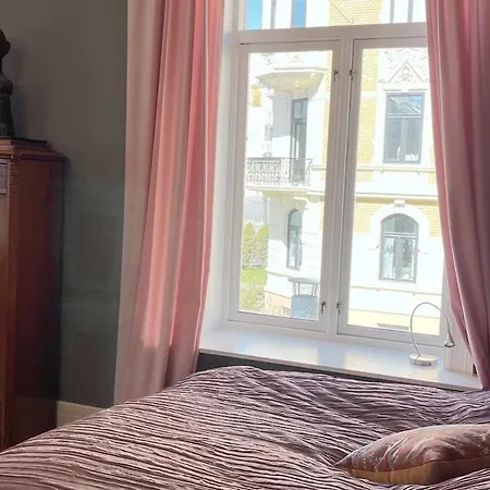דירה Frogner Central, Pool Table, 190 Sqm, 2 Bathrooms אוסלו
