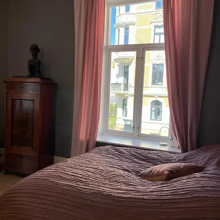 Frogner Central, Pool Table, 190 Sqm, 2 Bathrooms אוסלו