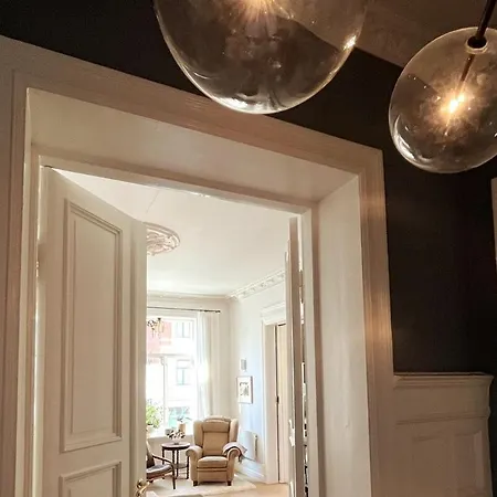 דירה Frogner Central, Pool Table, 190 Sqm, 2 Bathrooms אוסלו