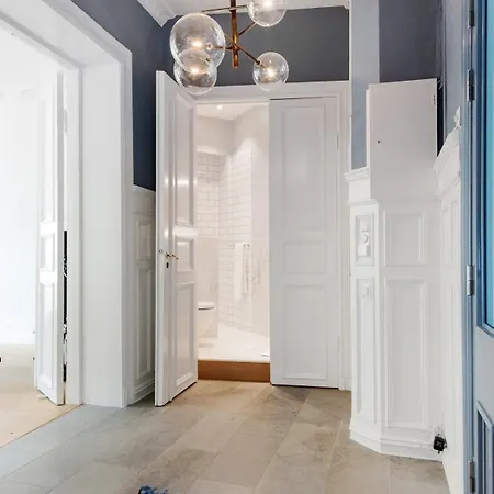 Frogner Central, Pool Table, 190 Sqm, 2 Bathrooms * אוסלו